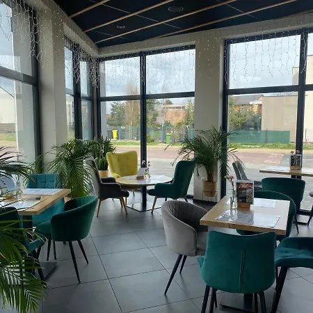 2 Tyskie Z Prywatnym Ogrodkiem Апартаменты *
