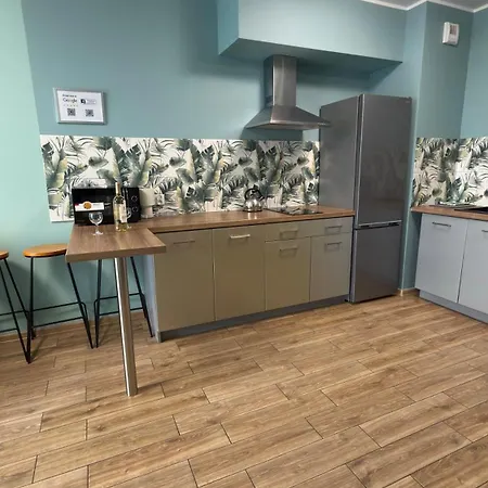 2 Tyskie Apartamenty Z Prywatnym Ogrodkiem * 타이치